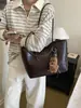 Bolso Tote Vintage para Mujer 2026 Nuevo Modelo Nicho Versátil Moderno Gran Capacidad Bolso de Hombro Bolso de Mano Simple para Viajes