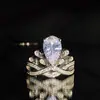 Anillo de Boda Versa de Montaje Alto Personalidad Clásica Corona de Bebé Micro-pavimentado Circonita Ccuic Anillo de Moda My Fair Lady