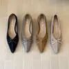 Primer Encuentro Jifa Cuña Francesa Diseño Patchwork Sentido del Temperamento Zapatos de Salón Otoño/Invierno 2026 Nuevos Zapatos de Ante Retro de Tacón Medio