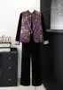Conjunto de atuendo de otoño, estilo mamá, chaleco estilo chino, conjunto de tres piezas, nueva colección otoño/invierno 2026, ropa para mujeres de mediana edad y mayores, conjunto de terciopelo dorado