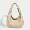 Bolso Tejido de Cuero Rosa Mate Suave de Diseño de Nicho 2026 Nueva Moda Bolso Tote de Gran Capacidad Bolso de Mano de Alta Gama