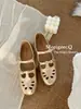 Sapatos Mary Jane Vazados Estilo Europeu Couro Genuíno 26 Primavera Novos Retrô com Fivela Única Sapatos Baixos para Mulheres