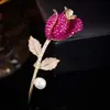 Broche de Zirconia Rosa Microincrustada Perla de Agua Dulce Pin Elegante para Mujer Lujo Ligero Retro Corsage Accesorios para Ropa Broche