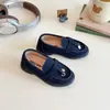 Zapatos de Cuero Versátiles Casuales Retro con Borlas para Niñas 2026 Otoño Zapatos Slip-On de Suela Blanda Mocasines Slip-On para Niños Zapatos de Cuero
