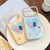 Peluche de Gato en Forma de Corazón Aplicable a Apple 17ProMax Funda de Teléfono Moderna 18Pro iPhone16 Bloque de Color Resistente a Caídas 15