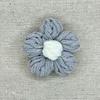 Lindo y Dulce Flor Puff Hecha a Mano Lana Crochet Pequeño Broche de Flor Flor Decorativa para Ropa Decoración para Bufanda Sombrero