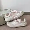 Zapatillas de mujer con cordones 2026 otoño nuevo zapatos blancos dulces con un estilo de ballet femenino, zapatos casuales de suela blanda