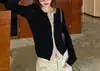 Suéter cárdigan de punto color caqui para mujer, una pieza de otoño única y hermosa, con un elegante y estiloso diseño de dos piezas y un top ligero y fino