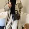 Bolso Pequeño de Moda de Gama Alta para Mujer 2025 Nuevo de Moda Versátil Bolso Cruzado Bolso de Mano Elegante Bolso Cubo