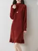 Vestido de punto para mujer de otoño e invierno, cuello medio alto, jersey grueso y cálido, dobladillo de encaje, color liso, falda lápiz de punto suelta de longitud media.