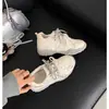Zapatos de Entrenamiento Alemanes de Cuero Suave ~6cm de Aumento Oculto para Mujer, Tenis Blancos de Suela Gruesa, Zapatos Casuales Deportivos Retro, Zapatos Estilo Petite Forrest Gump
