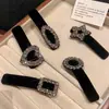Elegante Pasador Nuevo de Terciopelo con Pedrería, Pequeño Accesorio para el Cabello Estilo Chanel, Pin para Flequillo Negro 2025