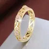Luz de Anel Cruzada Luxo Micro Incrustação Zircônia Colorida Design de Nicho Anel de Dedo Atacado