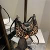 Bolsa de mão com estampa de leopardo estilo coreano, bolsa feminina nova, 2024, bolsa de axila estilosa, bolsa transversal com corrente