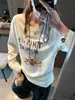 Además, el nuevo modelo de otoño es una camiseta de estilo retro americano con letras desgastadas, cuello redondo y mangas largas, adecuada para uso casual, MQ1763