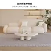 Sofá de tela simple y moderno estilo crema para apartamentos de alquiler, sofá nube de línea recta de lujo ligero para dormitorio, popular en TikTok