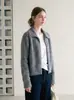 Cárdigan de punto con solapa de cremallera estilo retro para mujer, otoño/invierno 2026 nuevo abrigo suéter gris suave elegante estilo coreano