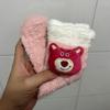 Meias de lã coral com urso de morango para mulheres, outono e inverno, meias de dormir fofas de desenho animado Lolita, meias grossas para mulheres