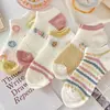 Calcetines de dibujos animados para mujer al por mayor, primavera y verano, transpirables, finos, lindos, versión coreana, versátiles, calcetines deportivos tipo barco, de boca baja y poco profunda