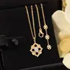 V-Gold Chapado en Oro Grueso Collar Bucci Trébol de Cuatro Hojas Ópera Casa Acabado Cepillado Lujo Ligero Oro Rosa Vintage Estilo de Corte para Mujer Venta al por Mayor
