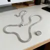 Collar de Encaje con Colgante de Buena Suerte Estilo Vintage Desgastado para Mujer, Nuevo Diseño de Nicho, Moderno, Único, Versátil, Joyería de Clavícula de Moda