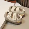 Sandálias macias de sola flexível para bebês de 1 a 3 anos, sapatos de verão para crianças pequenas, meninos e meninas, antiderrapantes, respiráveis, sandálias fechadas anti-chute