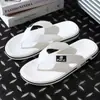 Chanclas de verano modernas para hombre para uso en exteriores, antideslizantes, deportivas, con suela suave, duraderas, hechas de caucho vietnamita, sandalias de playa