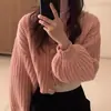 Nuevo cárdigan corto de punto grueso estilo coreano de otoño para mujer petite, moda versátil, suéter de un solo botón que reduce la edad para mujer