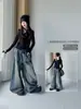 Conjunto de pantalones vaqueros de pierna ancha con estampado de letras para niñas, nueva colección Otoño 2026, conjunto de dos piezas de top básico ajustado negro y ropa de trabajo