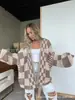 Cardigan de Malha Casuais Xadrez de Comprimento Médio para Mulheres Europeias e Americanas, Lançamento Novo Outono/Inverno 2025, Cruzamento de Fronteiras, Amazon