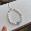 Pulsera de Perla Swarovski Aguamarina con un Solo Diamante, Lujo Ligero, Estilo Nicho, Elegante y de Moda, Perfectamente Redonda, Brillo Fuerte, Pulsera Pequeña como Bombilla