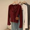 Camiseta de manga larga con cuello en V y costuras de encaje para mujer, nueva camiseta interior combinable y ajustada para otoño e invierno