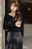 Camiseta básica de cuello alto para mujer, nuevo estilo de otoño, suéter dulce, corte ajustado, estiliza la figura, para llevar por dentro, top de punto para mujer, gris