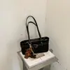 Bolso de Hombro de Felpa Retro de Gamuza de Alta Gama Nuevo Diseño de Moda Versátil Simple para Viajes Diarios Bolso de Mano de Hombro Único Bolso Retro