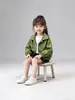 Chaqueta Abrigo de Cuero para Niños 2026 Primavera Otoño Estilo Coreano Casual para Niños Pequeños y Medianos Chaqueta de Cuero Oso Pequeño Top 26150