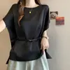 Elegante camisa de satén de acetato con hombros rectos para mujer, nuevo estilo de verano para tallas grandes, con un cinturón que estiliza y favorece, top versátil
