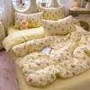Conjunto de Roupa de Cama de Algodão Lavado com Gaze de Camada Dupla, Quatro Peças, Capa de Edredom Floral Fresca para Casa, Conjunto de Três Peças Floral Estilo Ins de Verão Novo