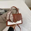 Bolsa Feminina Estilo Fresco Cor Contrastante 2026 Nova Coleção Primavera/Verão Elegante Moda Pequena Quadrada Bolsa de Ombro Transversal de Alto Valor
