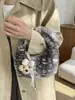 Bolsos mullidos de otoño e invierno para mujer, nuevo bolso cruzado versátil 2026, bolso de hombro de moda, bolso de axila, aproximadamente un bolso peludo