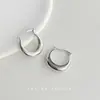 Fábrica de Joias de Orelha Femininas de Metal Liso para Commuter de Moda, Versátil, Simples, Diário, Redondo, Geométrico, com Temperamento