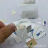 Venta al por mayor del fabricante Pegatinas de Gancho de PVC Transparente Caja de Embalaje Agujero de Avión Gancho Mascota Agujero Redondo Triángulo Agujero Autoadhesivo Lámina de Plástico
