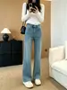 O estilo de calça matador desta edição~Jeans microflare bordado verde azulado para mulheres, novas calças retas largas de outono que afinam a silhueta