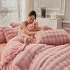 Conjunto de quatro peças de coelho de pelúcia com bolhas grandes espessadas, conjunto de três peças de lençol e capa de edredom de veludo de leite para inverno, conjunto de lençol com elástico de fleece de coral