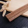 Palillos para Hot Pot Alargados Palillos Largos para Fideos Fritos Madera de Ala de Pollo Madera Maciza Palillos para Servir Logo Tallado al por Mayor