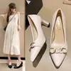 Zapatos de mujer versátiles retro de moda estilo francés, nuevo modelo otoño 2026, punta fina poco profunda, tacón de aguja alto, zapatos de trabajo