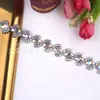 Fabricante al por mayor, venta al por menor de cadenas de plástico con diamantes de imitación, accesorios de ropa, cadena chapada en oro de una sola fila con incrustaciones de diamantes.