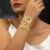 Pulseira europeia e americana nova mais vendida moda moda geométrica oca feminina nicho personalidade criativa aberta diária foto de rua