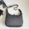 Bolso acolchado de moda para mujer, nuevo bolso de hombro de lona de moda otoño 2026, gran capacidad, adecuado para ir al trabajo, alto valor estético, bolso tipo bollo