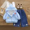 2026 Nuevo Traje de Primavera y Otoño para Niñas Bebé Elegante Infantil Niños Muñeca Gato Pequeño Conjunto de Tres Piezas Ropa para Niños Moda Dropshipping