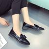 Zapatos pequeños de cuero estilo británico 2025 Primavera y Otoño Nuevos Zapatos planos de mujer combinables Zapatos negros con lazo Mocasines sin cordones
